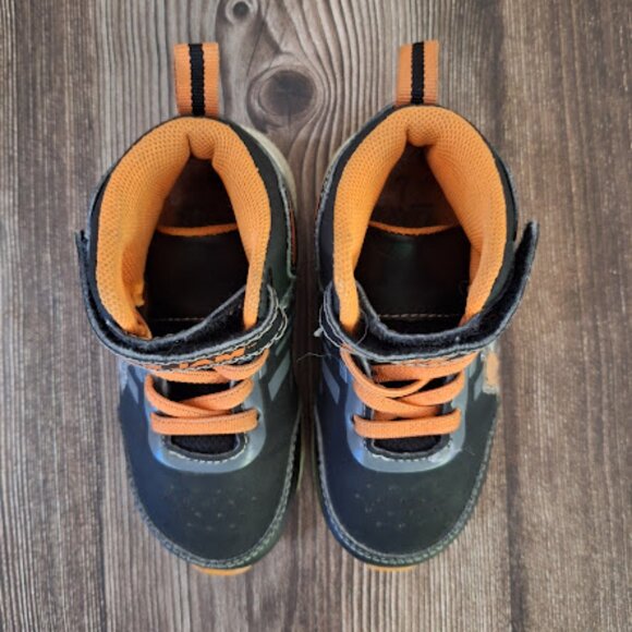 Toddler Space Jam light up shoes size 7 high top sneakers - Picture 2 of 7